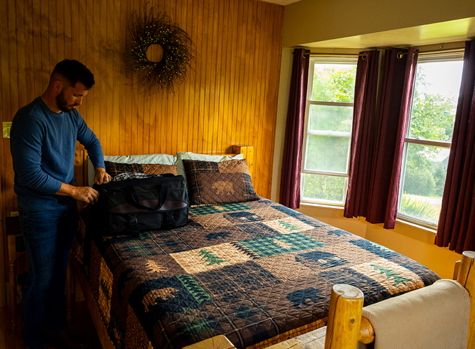 coleman state park marten room lodge male guest unpacking