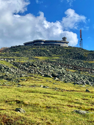 spring view of mt washington summit