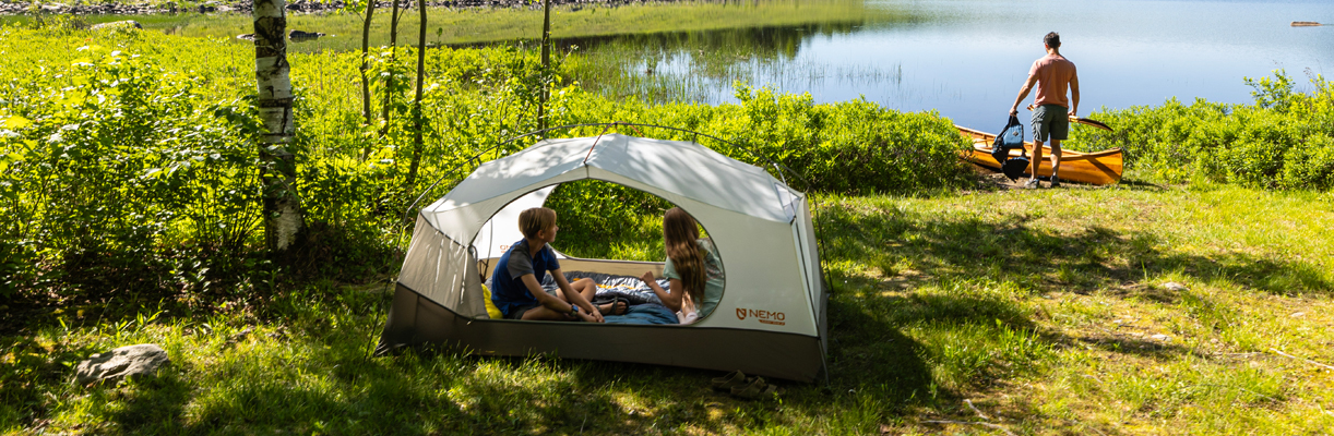 2 kids in tent at jericho mountain state park campground