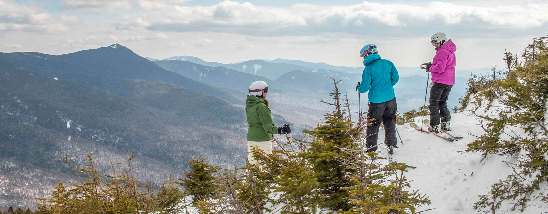 Women skiing at Cannon Mountain